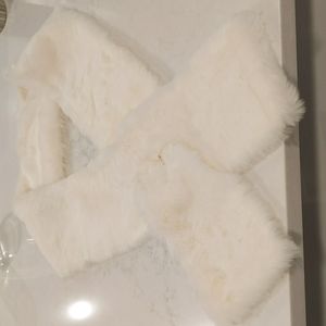 INC International Concepts Faux Fur winter Cream white scarf